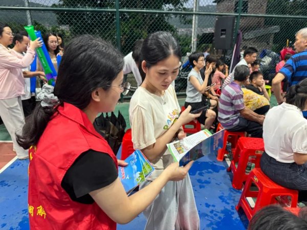 鼎红金投 白石：普法助燃“村BA” 法治热情“篮”不住